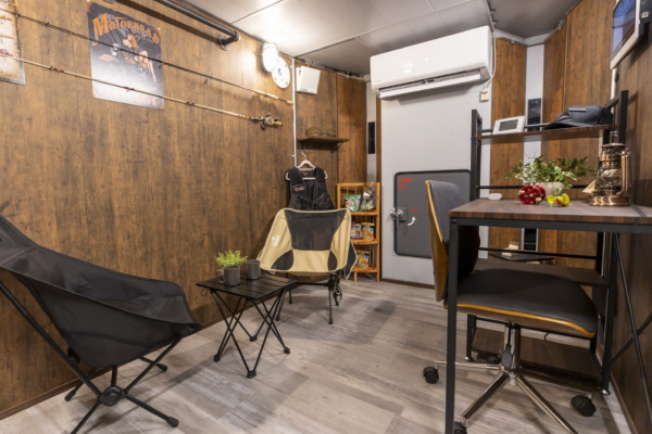 シェルター内観